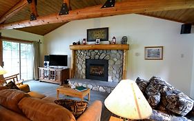 Tall Timber Lodge Pittsburg Nh